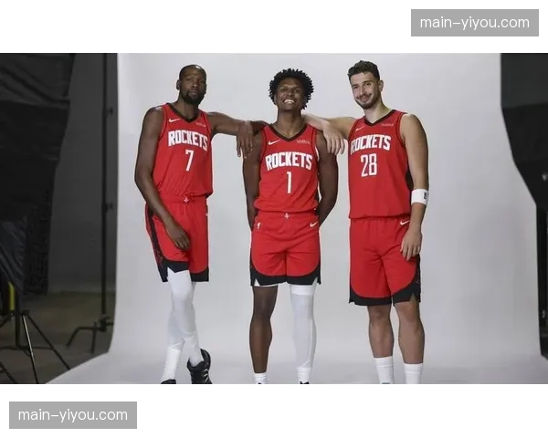 火箭乌度卡季后赛习惯八至九人轮换 上赛季对阵勇士已有先例